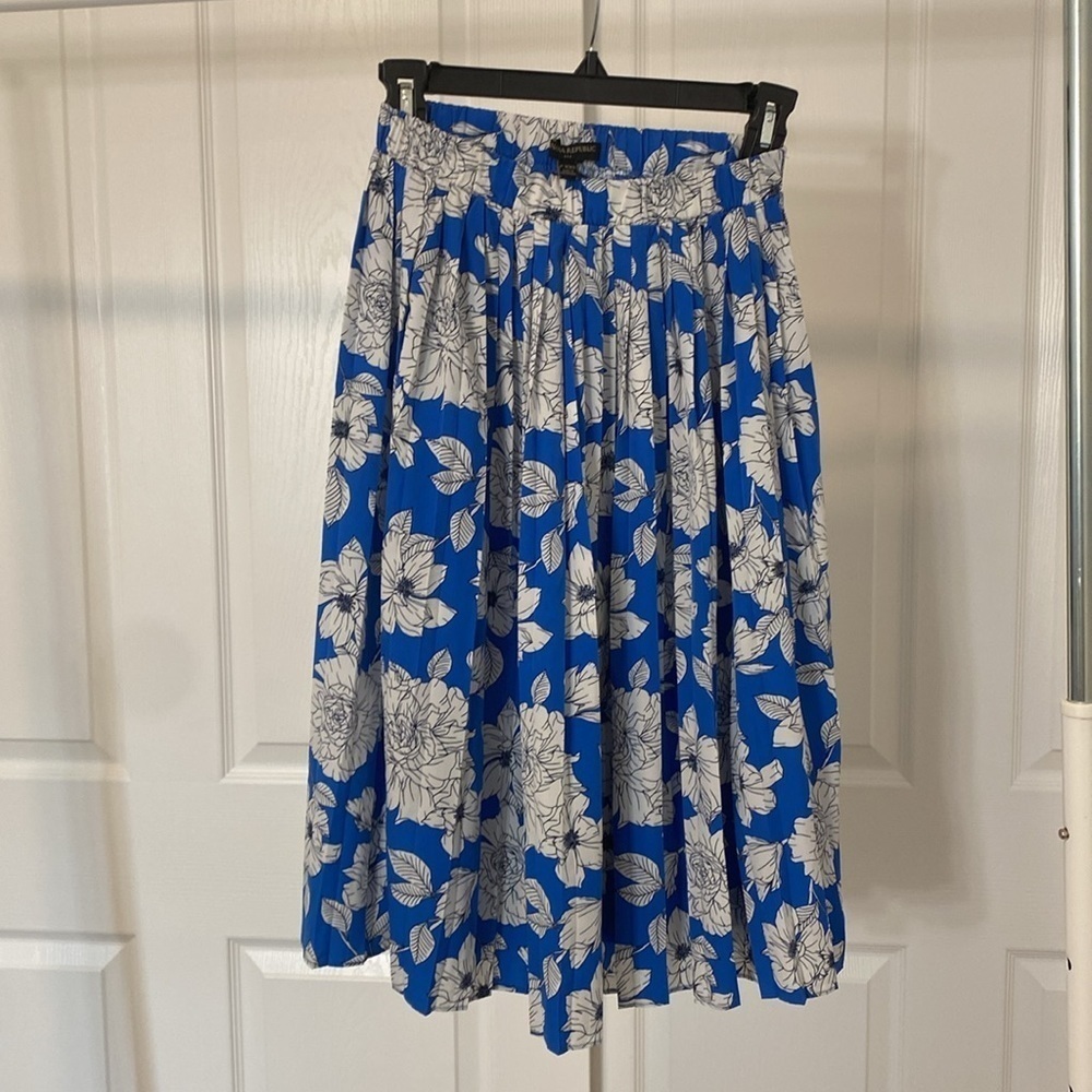 Banana Republic White floral Skirt